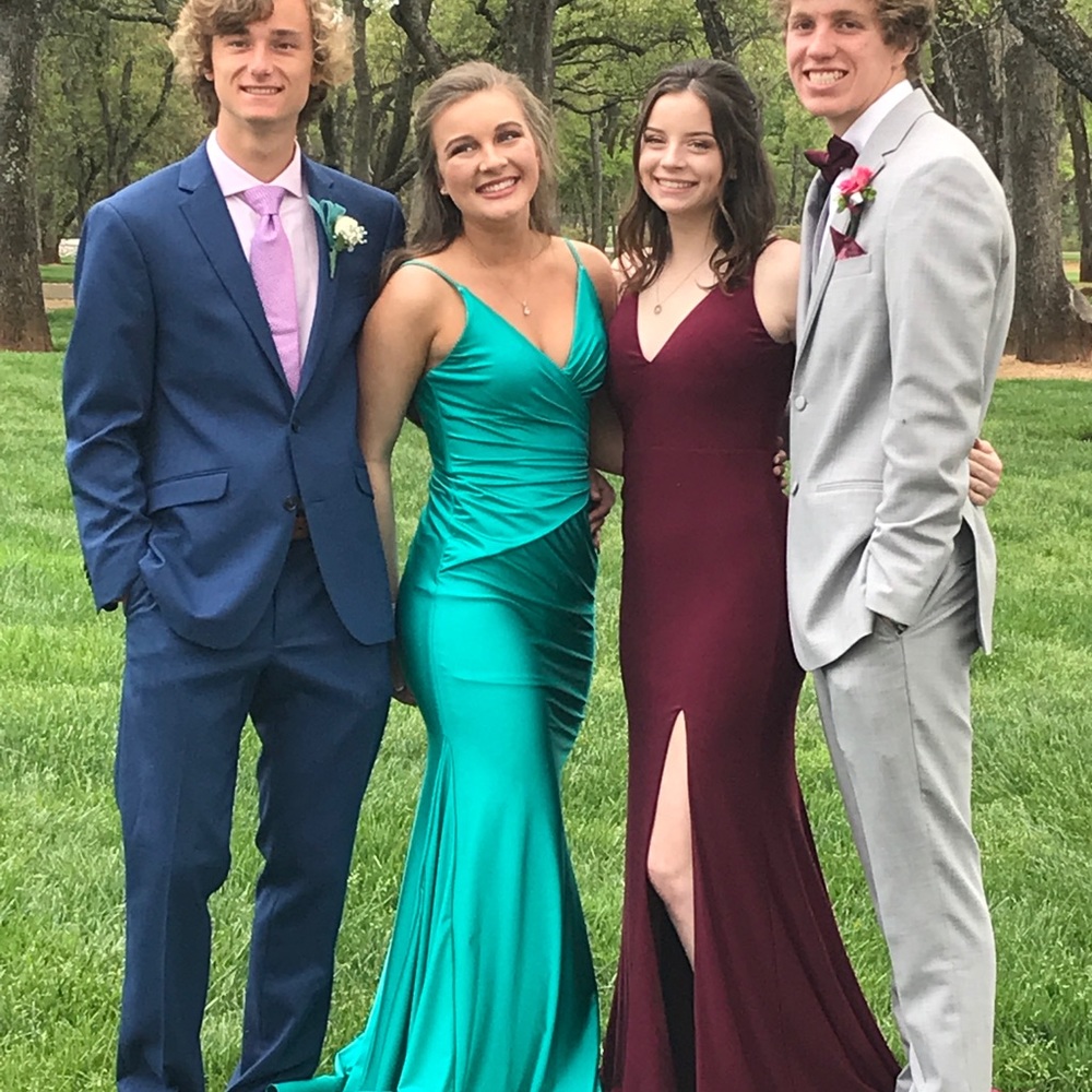 Terrain size 4 prom dress